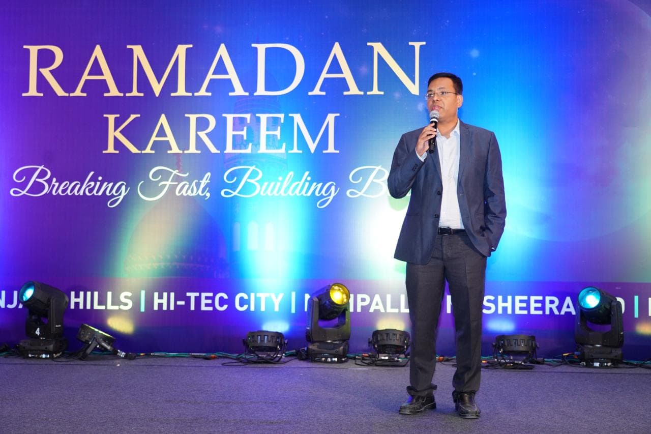 Dr. Laxminadh Sivaraju at an international neurosurgery conference